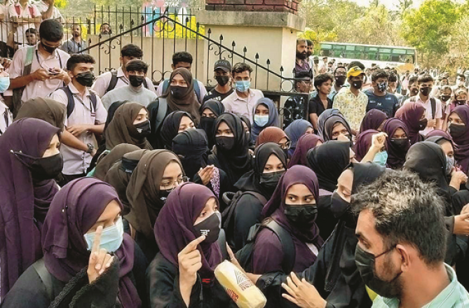 ان شاہین بچّوں کو بال و پَر دے !