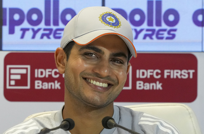 پہلے ٹیسٹ کے ٹاس کیلئے خصوصی سکہ، ایک طرف گاندھیتو دوسری طرف منڈیلا