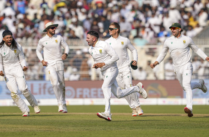 ہارمر اور جانسن کی شاندار گیندبازی، جنوبی افریقہ  نے پہلے ٹیسٹ میں ہندوستان کو مات دی 