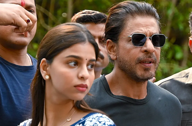 شاہ رخ خان، سہانا نے ایئرپورٹ پر چہرہ چھپا لیا، ’’کنگ‘‘ مزید سنسنی خیز