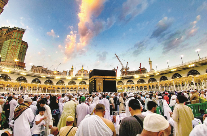 عقیدۂ توحید یہی نہیں ہے کہ ہم اللہ کو ایک مانیں، اس کیلئے شرک سے بچنا بھی لازمی ہے