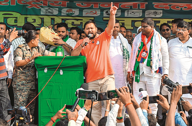 تیجسوی نے جم کر انتخابی مہم چلائی ، ۱۵۵؍ ریلیاں