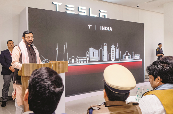 گروگرام میں ٹیسلا انڈیا موٹرز کے ملک کے پہلے ’آل ان ون‘ سینٹر کا افتتاح