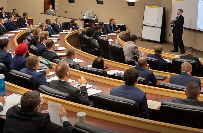 امریکہ: کالجوں میں بین الاقوامی طلبہ کے نئے اندراجات میں ۱۷؍ فیصد کمی 