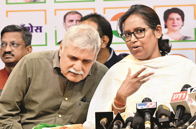 کانگریس کو بی ایم سی الیکشن اکیلے لڑنا چاہئے: ورشا گائیکواڑ