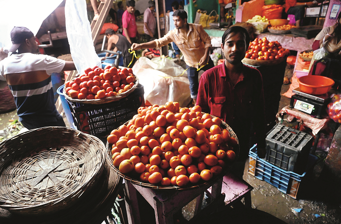 بے موسم بارش کا اثر، کئی سبزیوں کی قیمت میں بے تحاشا اضافہ