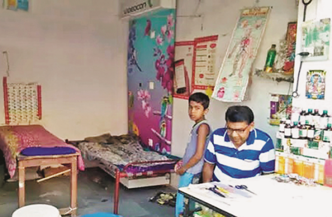 چھوٹے ڈاکٹر بڑے دل والے ہوتے ہیں، پیسوں کی فکر کئے بغیرعلاج کرتے ہیں