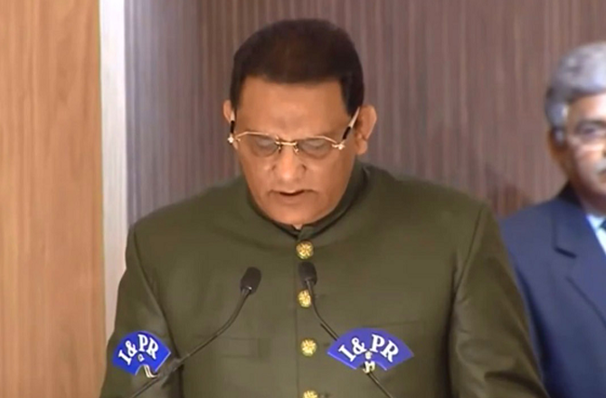 محمد اظہرالدین نے تلنگانہ کابینہ میں وزیر کی حیثیت سے حلف لیا