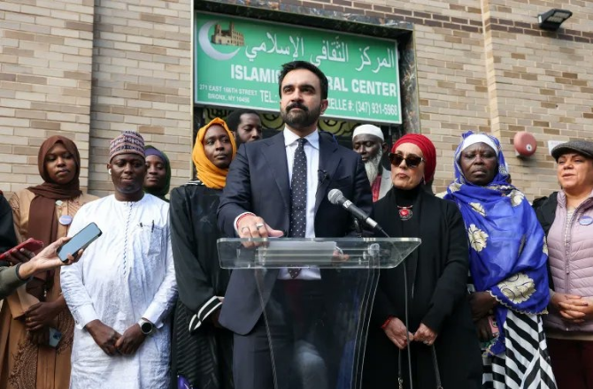 نیویارک میئر الیکش: ’اسلاموفوبک‘ حملوں کے بعد ممدانی کا اپنی مسلم شناخت کو مزید اپنانے کا وعدہ