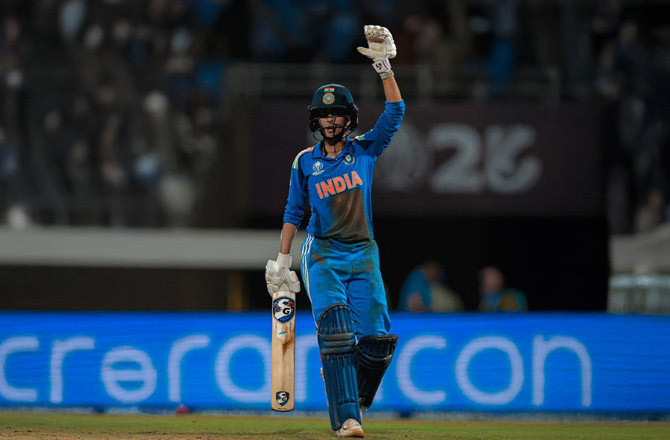 ہندوستانی بلے بازوں کا طوفان،آسٹریلیا کو تگنی کا ناچ نچایا،فائنل میں جنوبی افریقہ سے مقابلہ