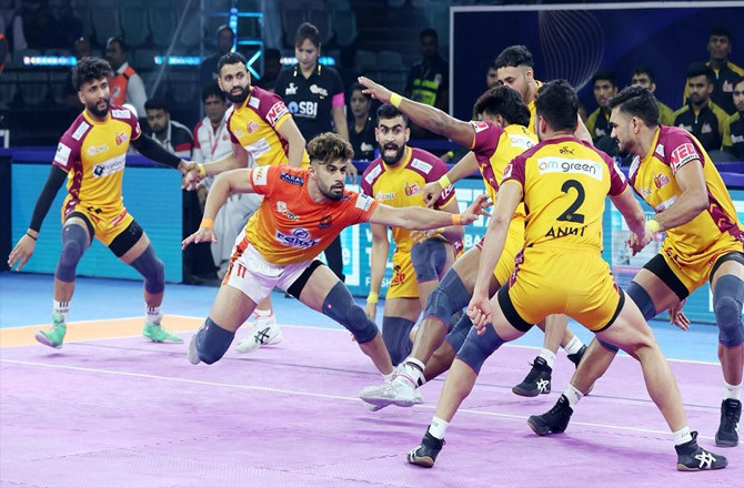 دبنگ دہلی اور پونیری پلٹن کے درمیان پرو کبڈی لیگ سیزن۱۲؍ کی خطابی جنگ