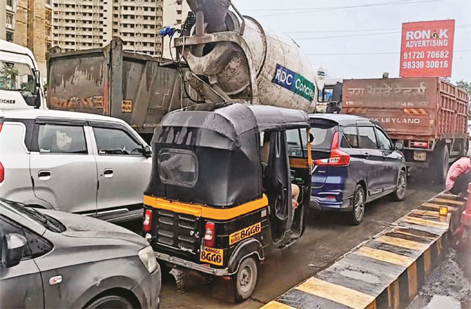 بھیونڈی میں ٹریفک جام معمول بن گیا، عوام کی زندگی  اجیرن ہو گئی 