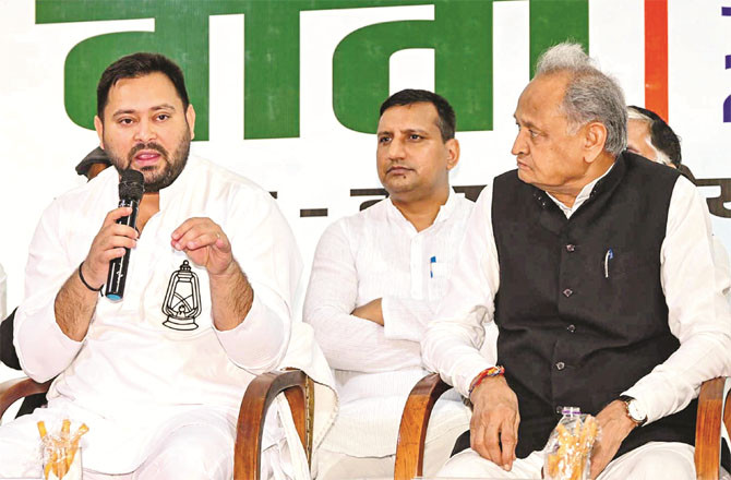 ’’سنویدھان کو ختم نہیں ہونے دینگے!‘‘