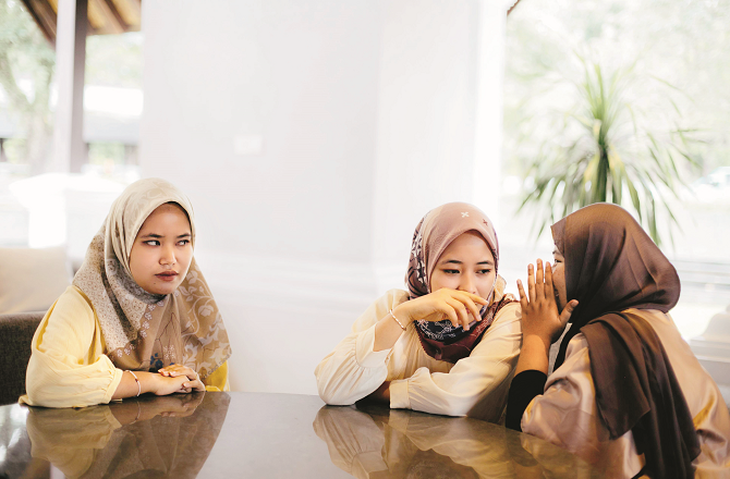 لفظوں کی دُنیا بہت گہری ہے، کبھی غور کیجئے!