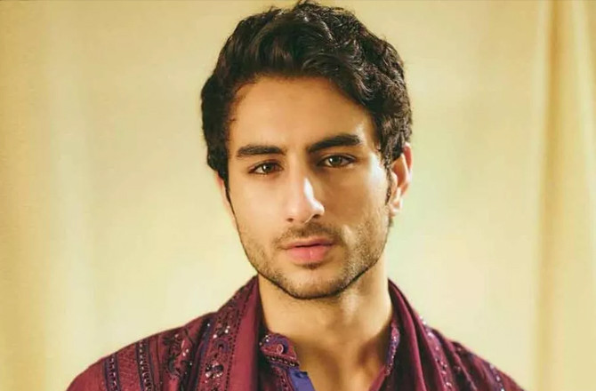 ابراہیم علی خان نے اپنی لکنت نہیں چھپائی، ویڈیو وائرل، صارفین نے پذیرائی کی