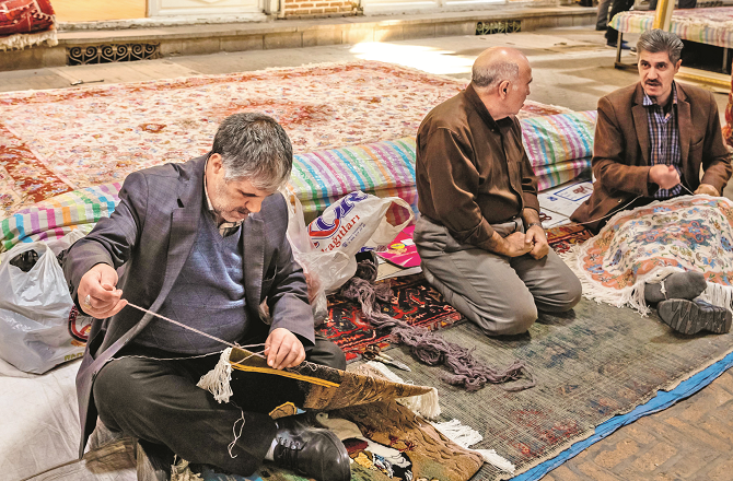 حکمت اپنائیے، معاشی دُشواریوں پر قابو پانا مشکل نہیں 