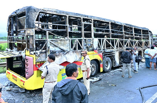 کرنول بس حادثہ: آگ لگنے سے۲۵؍ مسافر ہلاک، لواحقین کو۲؍ لاکھ روپے امداد کا اعلان