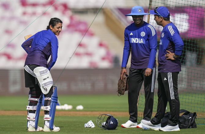 ویمنز ورلڈکپ :ہندوستان کی خواتین ٹیم آسٹریلیا سے لوہا لے گی 