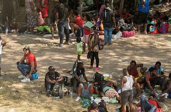 امریکہ: پناہ گزینوں کو قبول کرنے کی حد ایک لاکھ سے گھٹا کر ۷۵۰۰؍ کردی گئی