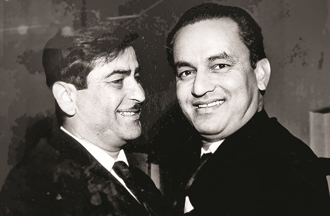میٹرک کے بعد مکیش کلرک بننا چاہتے تھے لیکن ان کی یہ خواہش پوری نہیں ہوسکی