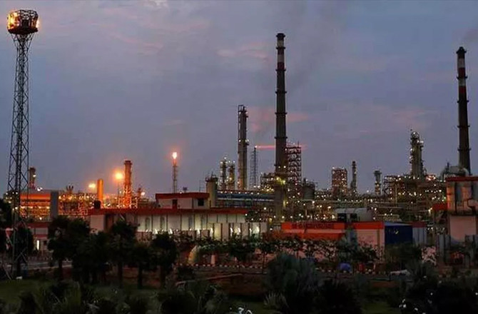 پیداوار بڑھانے کے اوپیک کے منصوبے نے امریکہ چین تجارتی معاہدے پر دباؤ ڈالا 