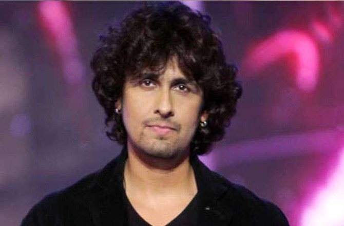 سونو نگم نے اذان شروع ہوتے ہی سری نگر کے شو  میں پرفارمنس روک دی 