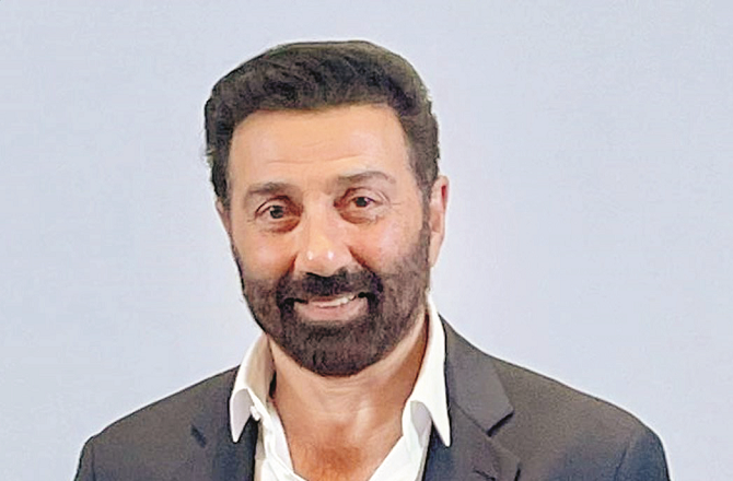سنی دیول ۳؍دہائیوں سے فلموں کے ذریعہ تفریح کررہے ہیں