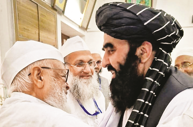 افغانستان کے وزیرخارجہ کا دارالعلوم دیوبند میں شاندار استقبال 