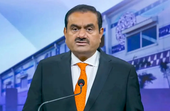 دہلی کی عدالت کا صحافیوں کو اڈانی پر ہتک آمیز خبر شائع کرنے سے روکنے کا حکم