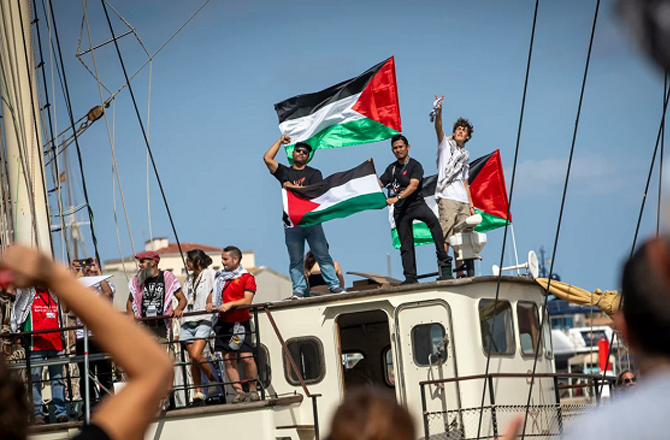 گلوبل صمود فلوٹیلا فلسطین کیلئے روانہ، آئسینور ایزگی ایگی کو خراجِ عقیدت، کہا ’’وہ ہمارے ساتھ ہے‘‘