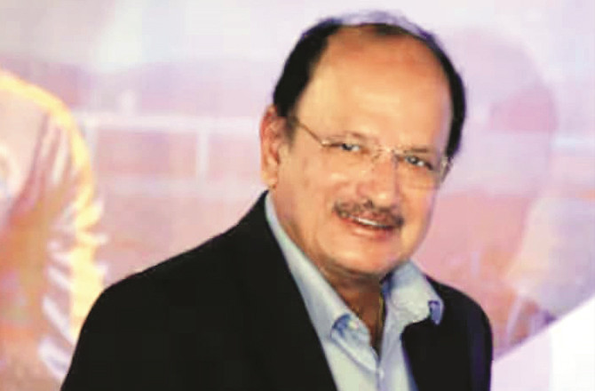 اجیت واڈیکر نے کرکٹ کے متعدد شعبوں میں خدمات انجام دیں