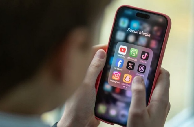 یورپی ممالک، نوعمر بچوں کے تحفظ کیلئے سوشل میڈیا تک رسائی محدود کرنے کیلئے قانون سازی میں مصروف