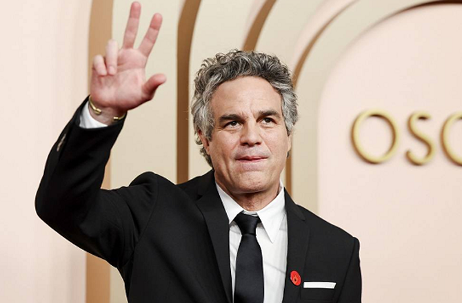 امریکہ ایران تنازع: ہالی ووڈ اداکاروں کا ردعمل، جنگ پر تنقید