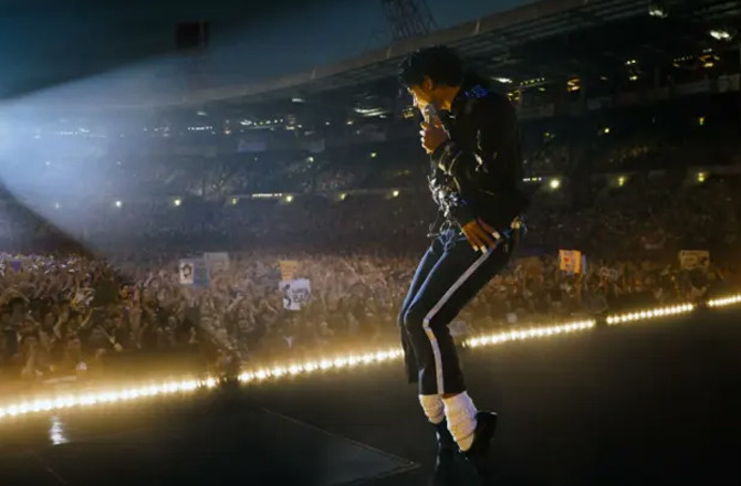 پہلے ہفتے میں ’’مائیکل‘‘ کا ۲۱۷؍ ملین ڈالر کا کاروبار،  جعفر جیکسن سرشار