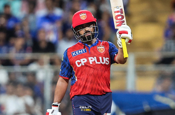 پنجاب کنگز نے ممبئی انڈینز کو ہرا کر پوائنٹس ٹیبل میں سرفہرست