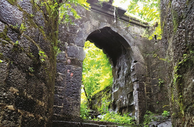 برواڈی قلعہ:رائے گڑھ میں نسبتاً کم معروف لیکن تاریخی قلعہ