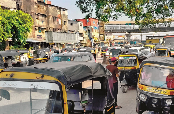 مراٹھی کی شرط سےرکشا ڈرائیوروںمیں بے چینی  