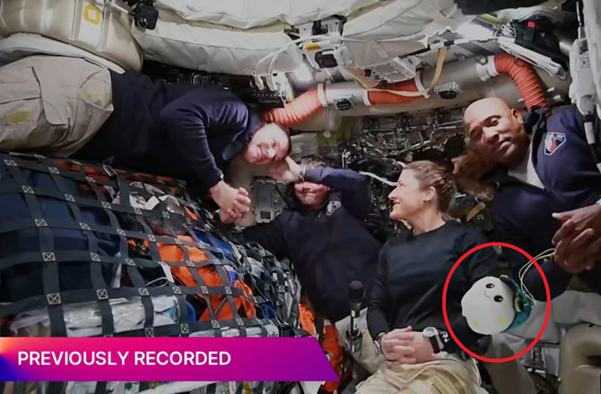 آرٹیمس -۲ ؍میں خلا باز اپنے ساتھ ’کھلونا‘ کیوں لے گئے؟ 