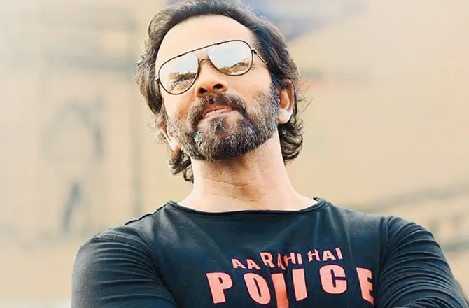 کیا روہت شیٹی کی نجی گاڑیوں پر ’پولیس‘ کے ٹیگ اور لائٹس غیر قانونی ہیں