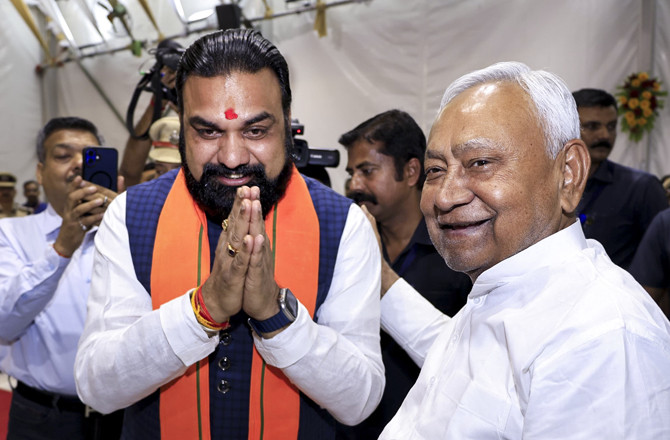 آخرکار بھارتیہ جنتا پارٹی کو بہار میں اس کا پہلا ’سمراٹ‘ مل ہی گیا