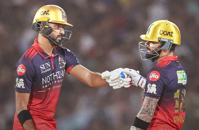 رائل چیلنجرز بنگلور نے دہلی کیپیٹلز کو ۹؍ وکٹ سے شکست دے دی