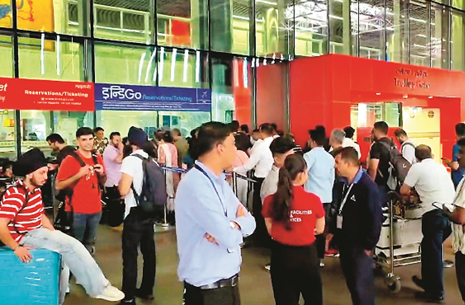 پونے ایئر پورٹ پر حادثے کے سبب گھنٹوں تک پروازیں معطل رہیں