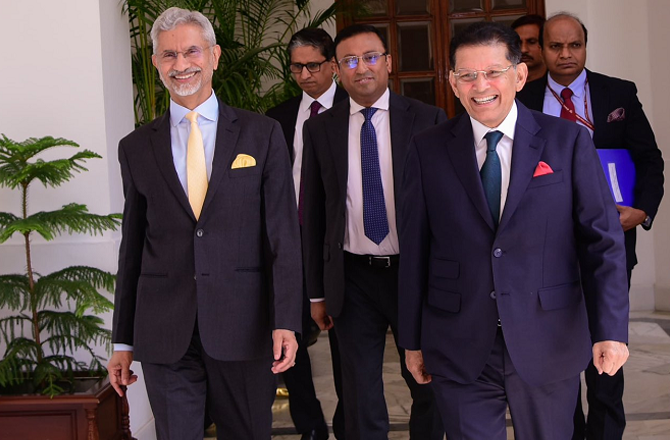 بنگلہ دیش کے وزیر خارجہ نے ہندوستان دورے پر شیخ حسینہ کی حوالگی کا مطالبہ دہرایا