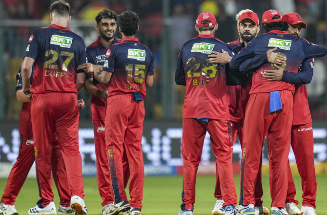 آئی پی ایل: آر سی بی کی شاندار جیت، سی ایس کے کو مسلسل تیسری شکست