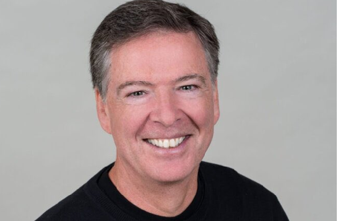 ٹرمپ کو جان کی دھمکی کا الزام،ایف بی آئی کے سابق ڈائریکٹرجیمزکومی کی خود سپردگی