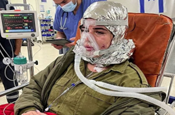 فلسطینیوں کی تذلیل کرنے والی اسرائیلی خاتون فوجی ایرانی حملے میں بری طرح زخمی