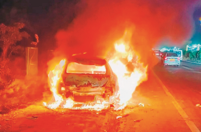 مرزا پور میں بے قابو ٹرک نے کئی گاڑیوں کو ٹکر ماری، ۱۱؍ افراد ہلاک