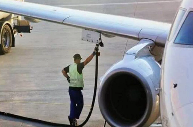 طیارے کے ایندھن کی قیمت معمول پر آنے میں مہینوں لگیں گے: آئی اے ٹی اے سربراہ