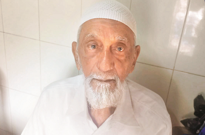 ’’میری ٹیکسی کے پاس اچانک زینت امان سیکریٹری کیساتھ آئیں اور جوہو چلنے کو کہا‘‘