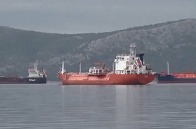 ایران نے ہرمز پر کنٹرول سخت کیا، عالمی تیل سپلائی اور معیشت متاثر